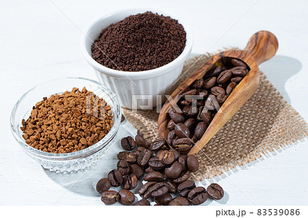 コーヒー豆、インスタントコーヒー、珈琲豆（粉）の比較 83539086