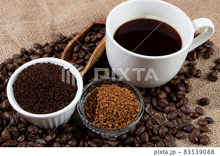 コーヒー豆、インスタントコーヒー、珈琲豆(粉)の比較 コーヒー豆、インスタントコーヒー、珈琲豆(粉)の比較 83539088