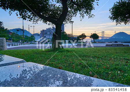 夜明け　公園 83541458