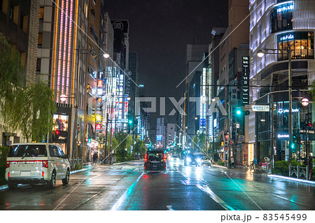 《東京都》夜の銀座・雨の夜 83545499