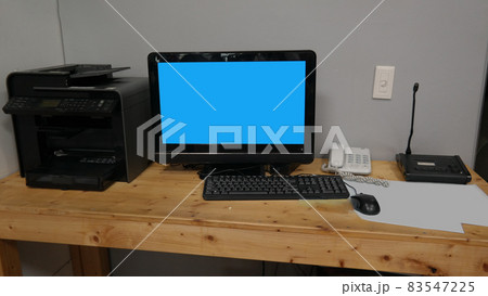 モニター 職場 テーブル 83547225