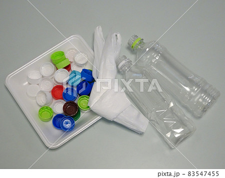 プラスチック製品　リサイクルゴミ写真素材　ペットボトル　レジ袋　食品トレイ 83547455