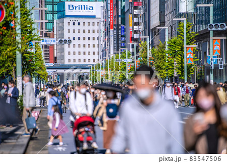 日本の東京都市景観 時短全面解除後・初の週末…ホコ天の銀座は脅威の人流…＝10月30日 83547506