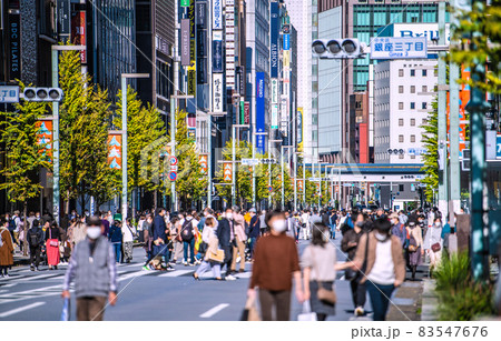 日本の東京都市景観 時短全面解除後・初の週末…ホコ天の銀座は脅威の人流…＝10月30日 83547676