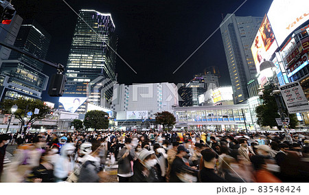 日本の東京都市景観 ハロウィン“狂騒曲”、渋谷は驚愕の人流大爆発、もはやカオス＝10月31日 83548424