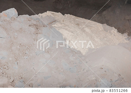 Mixture in a pile of bentonite clay and sand, processing of land and soil industry Mixture in a pile of bentonite clay and sand, processing of land and soil industry 83551266