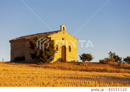 chapel with lavender field, Plateau de Valensole, Provence, France chapel with lavender field, Plateau de Valensole, Provence, France 83555110