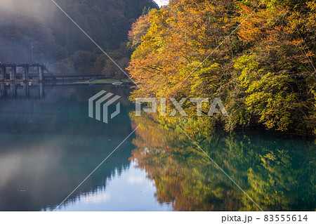 秋の四万湖 群馬県中之条町 秋の四万湖 群馬県中之条町 83555614