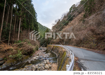 【大河内森線】夕暮れの狭路県道 83556321
