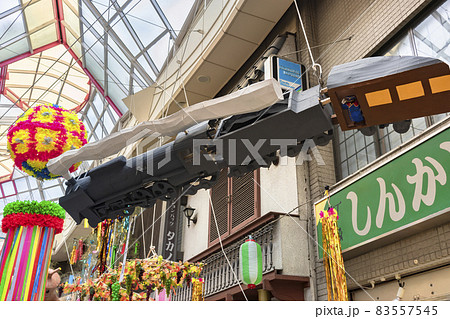 [東京・阿佐谷] 阿佐ヶ谷七夕まつりで吊るされてるアニメの銀河鉄道999の機関車。 83557545