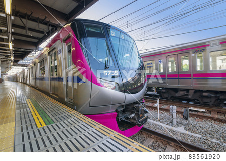 京王線 新宿行き 回送 電車 高幡不動駅 京王 5000系 京王5000系 京王ライナー 京王線 新宿行き 回送 電車 高幡不動駅 京王 5000系 京王5000系 京王ライナー 83561920