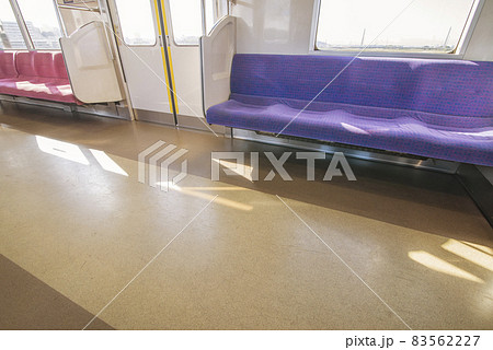 京王線 優先席 ブルー 車内 座席 ドア 電車内 京王線 優先席 ブルー 車内 座席 ドア 電車内 83562227