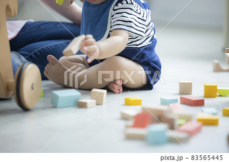 子供のおもちゃ 83565445