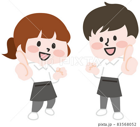 飲食店で働く男性と女性スタッフ 83568052