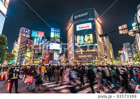 日本の東京都市景観 ハロウィン“狂騒曲”、渋谷は驚愕の人流大爆発、もはやカオス＝10月31日 83573369
