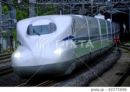 東海道新幹線小田原駅を通過するN700S 83575696