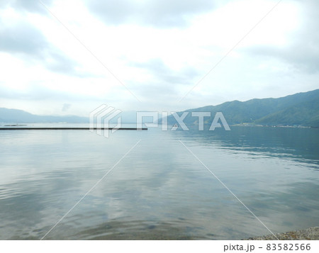 朝の敦賀湾 83582566