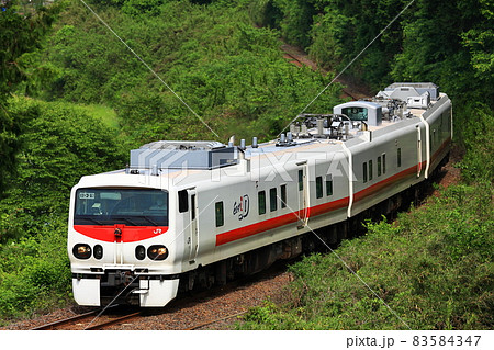 ローカル線の軌道検測を行なうキヤE193 Easti-D ローカル線の軌道検測を行なうキヤE193 Easti-D 83584347