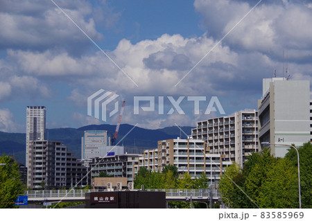 千里ニュータウン　高層マンション　街並み　大阪府　自然との調和 83585969