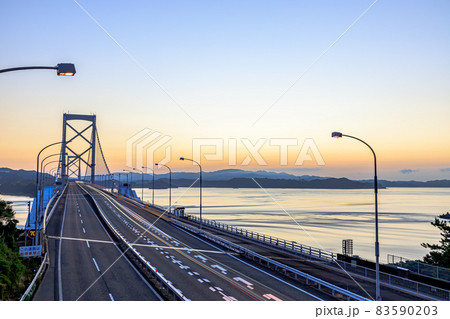 日の出前の大鳴門橋 徳島県鳴門市 日の出前の大鳴門橋 徳島県鳴門市 83590203