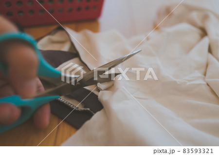古Tシャツでウエスを作る 古Tシャツでウエスを作る 83593321