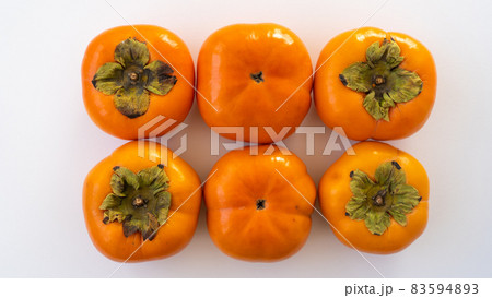 秋の味覚｜柿 83594893