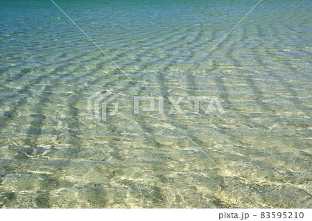 沖縄　下地島空港の17エンドの海 83595210