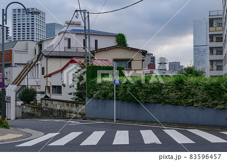 東京、赤坂の住宅街から見える風景 東京、赤坂の住宅街から見える風景 83596457