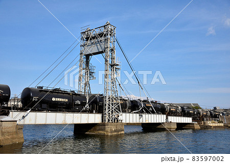 四日市市千歳運河に架かる末広橋梁 83597002
