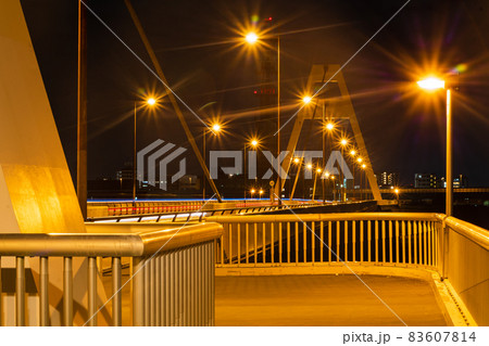夜の豊里大橋 83607814