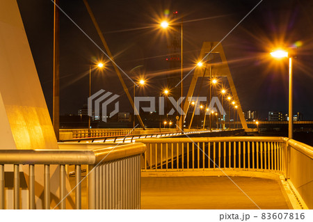 夜の豊里大橋 83607816