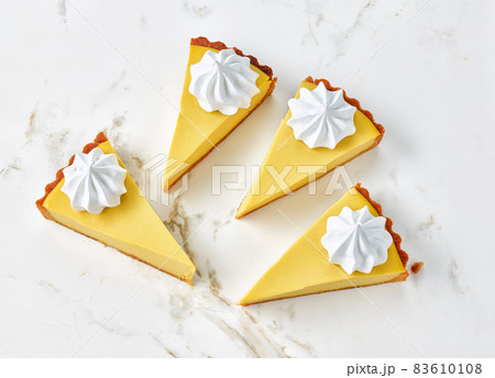 lemon tart slieces 83610108