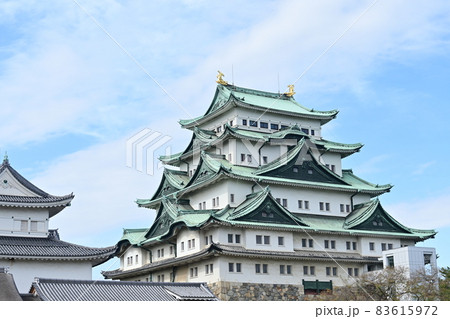 名古屋城本丸と晴天 83615972