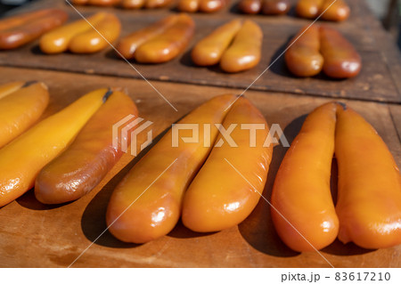 天日干しされるカラスミ 83617210