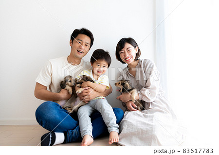 家族写真 愛犬 カニンヘンダックスフンド 家族写真 愛犬 カニンヘンダックスフンド 83617783