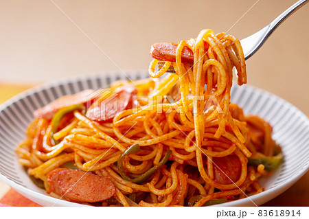 ナポリタン　パスタ　スパゲティ　スパゲティナポリタン　おうちごはん 83618914