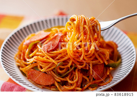 ナポリタン　パスタ　スパゲティ　スパゲティナポリタン　おうちごはん 83618915