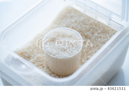 米櫃と計量カップ 83621531