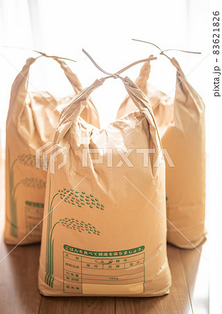 新米を玄米でストック 83621826