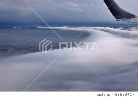 ヤマセに包まれる三沢漁港 83623417