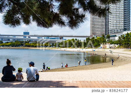休日のお台場海浜公園 休日のお台場海浜公園 83624177
