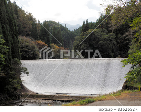 日本一美しいと言われる白水溜池堰堤　大分県竹田市次倉 83626527