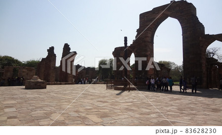 インドのデリーにあるクトゥブ・ミナール 83628230