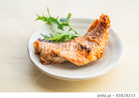 焼魚　赤魚の開き 83628253