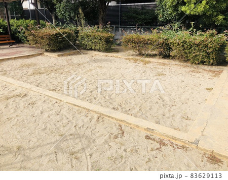 公園の砂場 83629113