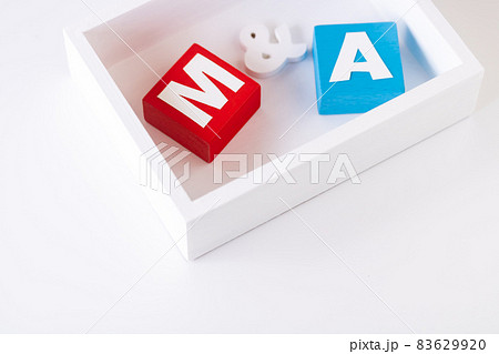 木箱に入ったM&A 83629920