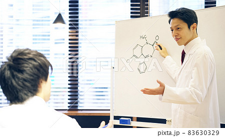 科学の授業　科学者　医学 83630329
