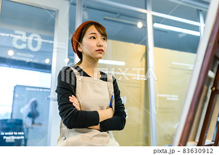 女性のアート活動 女性のアート活動 83630912