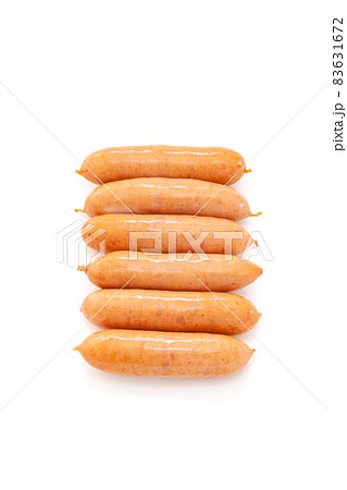 ポーク、粗挽きウインナーソーセージ【白背景】 ポーク、粗挽きウインナーソーセージ【白背景】 83631672