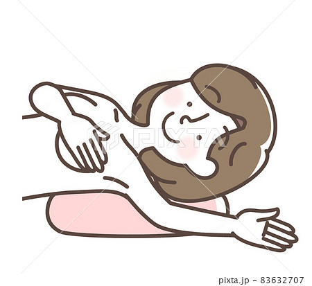 胸のセルフチェックをする女性 胸のセルフチェックをする女性 83632707